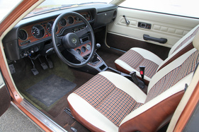 Mitsubishi Celeste 1600 ST (1977) - sportlich wirkendes Interieur (1977)