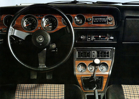Mitsubishi Celeste (1977) - Cockpit der Zweilitervariante
