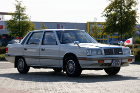 Mitsubishi Debonair (1988) - Außenmaße ähnlich wie Audi 100, 5er und W124. Aber innen eine ganz andere Welt