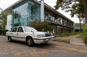 Mitsubishi Debonair (1988) - Zu Besuch beim Japanisch-Deutschen Zentrum in Berlin-Zehlendorf