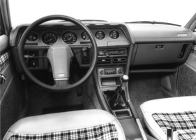 Mitsubishi Sapporo 2000 GS/R (1978) - Armaturenbrett der GSL- und GSR-Version