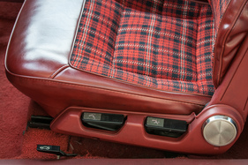 Mitsubishi Sapporo 2000 GS/R (1979) - Sitzverstellung an der Seite, Kofferraumöffnung per Fernbedienung