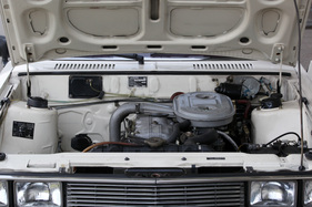 Mitsubishi Sapporo 2000 GS/R (1979) - da wäre schon Platz für einen Sechszylinder gewesen