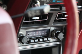 Mitsubishi Sapporo 2000 GS/R (1979) - das Zweiwellenradio war serienmässig