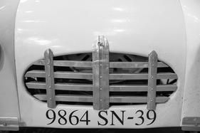 Mochet (1954) - mit einfachsten Mitteln gebaut, der Motor hatte 125 cm3 - an der Rétromobile Paris 2014