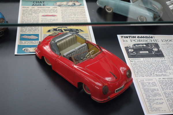 Bild Modell eines Porsche 356 - Eindrücke von der Sonderschau "70 Jahre Porsche 356" in der Autoworld Brüssel 2020