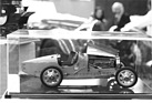 Modellauto-Präsentation mit einem sehr gut gemachten Bugatti 35 im Massstab 1 zu 8 von Art Collection Auto - Genfer Automobilsalon 1976