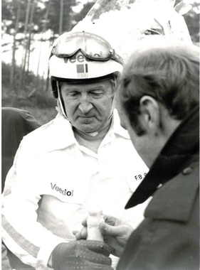 Momente aus dem Leben von Fritz B. Busch: Am 16. November 1975 stellte Busch mit dem „Dieselstar“ auf der Volkswagen-Teststrecke in Ehra-Lessien den Weltrekord für Dieselfahrzeuge mit einer Spitzengeschwindigkeit von 253,7 km/h auf.