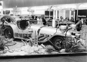 Monströses Filmauto aus Norwegen mit V12-Rennmotor und Gasturbine im Heck mit einer Gesamtleistung von 2000 PS und einem Wert von 800'000 Franken - Genfer Automobilsalon 1979