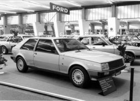 Monteverdi 2.8 Turbo (1980) - Stilstudie auf Basis des Ford Granaga, mit gekürztem Kombiheck, ausgestellt als Holzmaquette - Genfer Autosalon 1980