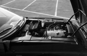 Monteverdi 2000 GTI (1968) - Motor mit Vergaserbestückung, aufgenommen im März 1969