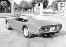 Monteverdi High Speed 375 S (1967) - Dreiviertelansicht von hinten des fertiggestellten Chassis 1001