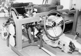 Monteverdi High Speed 375 S (1967) - Fahrgestell mit eingebautem Motor und Handschaltgetriebe