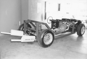 Monteverdi High Speed 375 S (1967) - ein fertiges Fahrgestell, bereit für die Montage der Karosserie