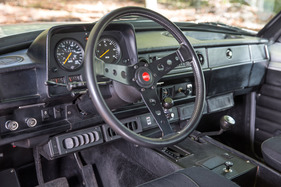 Monteverdi Safari 5.7 (1978) - Instrumente und Lenkrad könnten auch in einem Sportwagen so zu finden sein