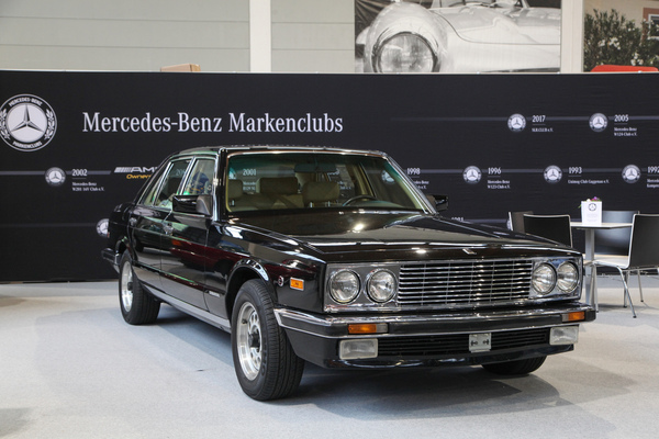 Monteverdi Tiara (1982) - auf dem Stand des Mercedes-Benz-Clubs, weil unter der Hülle ein Mercedes-Benz der Baureihe W126 steckte - Motorworld Classics Bodensee 2022