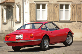 Moretti 850 Sportiva (1968) - grosszügig verglastes Cockpit