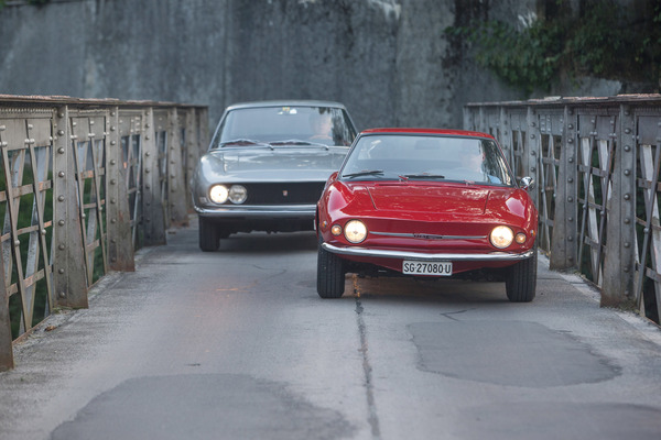 Moretti 850 Sportiva (1968) - zwei Brüder unterwegs, der hintere Wagen ist ein Moretti 124 GS