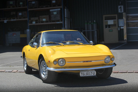 Bild Moretti Fiat 850 (1967) - der Mini-Dino ganz in Gelb - Autohalle Sunday Classics Juni 2022