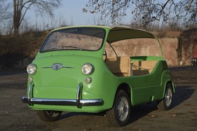 Moretti Multipla 750 Mare (1961) - als Lot 120 im zweiten Teil der Fahrzeugauktion von Artcurial an der Rétromobile am 6. Februar 2015 Moretti Multipla 750 Mare (1961) - als Lot 120 im zweiten Teil der Fahrzeugauktion von Artcurial an der Rétromobile am 6. Februar 2015
