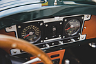 Bild: Morgan 3 Wheeler (2012) - Instrumente wie im Flugzeugcockpit