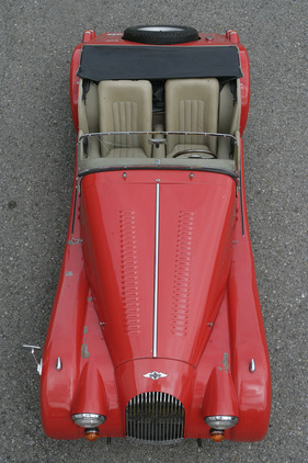 Morgan 4/4 1600 2 Str (1973) - klassische Karosseriegestaltung