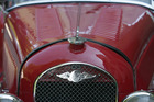 Morgan 4-4 (1936) - beim frühen Morgan ist das Markenemblem auf dem Kühlergrill, den Kühler ziert ein Morgan-Emblem