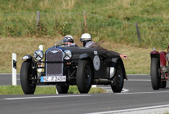 Morgan 4 4 (1937) am Jochpass Memorial 2011 (Start-Nr. 074)