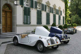 Morgan 4 4 (1977) - bis heute ind die flügelartig öffnenden Motorhauben geblieben