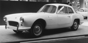 Morgan Ashley Coupé (1962) - Seitenansicht des Kunststoff-Coupés am Genfer Autosalon 1962 Morgan Ashley Coupé (1962) - Seitenansicht des Kunststoff-Coupés am Genfer Autosalon 1962