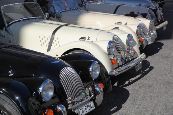 Morgan-Modelle verschiedener Epochen lassen sich kaum unterscheiden - Swiss Classic British Car Meeting Morges 2017