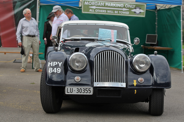Morgan Plus 4 Super Sports von 1967 - Nicht-Morgan sollen hier ja auch nicht parken - British Car Meeting Mollis 2017