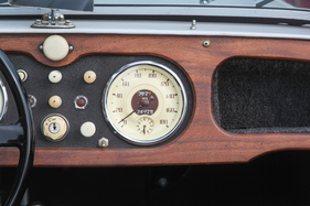 Morgan Plus 4 TR (1956) – Ein Tacho mit Kilometer-Skalierung ist äusserst selten