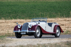 Morgan Plus 4 – Halb Acht