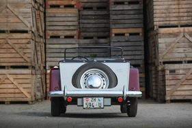 Morgan Plus 4 TR (1956) – Kastiges Heck mit winzigen Rückleuchten