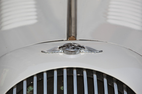 Morgan Plus 4 TR (1956) – Seit 1954 sitzt das Logo auf Lack statt auf Chrom