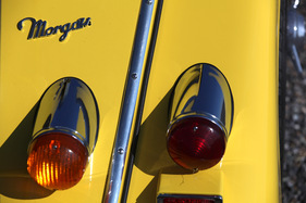 Morgan Plus 8 (1973) - filigrane Heckleuchten
