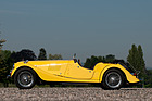 Morgan Plus 8 (1973) - mit der lange Schnauze und dem kurzen Heck eine Form der Vorkriegszeit