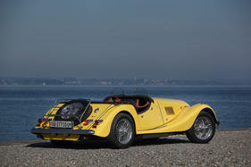 Morgan Plus 8 (1973) - tief ausgeschnittene Türen, typische Vorkriegs-Optik