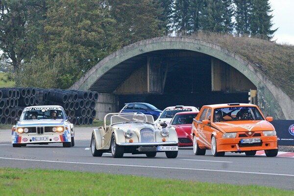 Bild Morgan Plus 8 (1975) - Pista e Piloti Flugplatz Pferdsfeld 2020