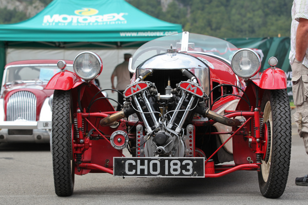 Morgan Threewheeler aus den Dreissigerjahren mit Zweizylinderkraft - British Car Meeting Mollis 2017