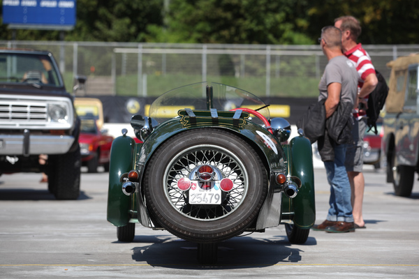 Morgan Threewheeler mit Reserverad als viertem Rad - Dolder Classics September 2016
