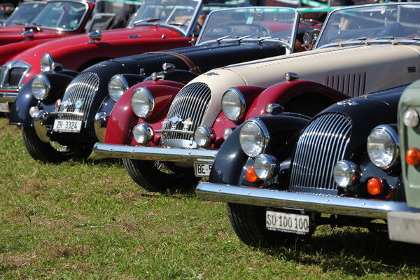 Bild: Morgan in Reih' und Glied - British Car Meeting BCM in Mollis 2019
