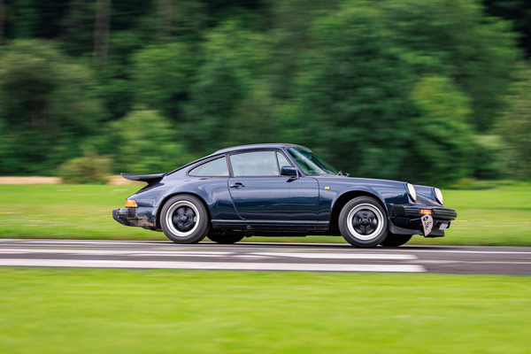 Moritz Wüst im Drift mit dem Porsche 911 (1985)
