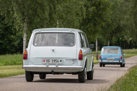 Morris 1300 Traveller Mk3 (1973) - auf der "Verfolgung" eines ein Jahr älteren Austin 1300 Countryman