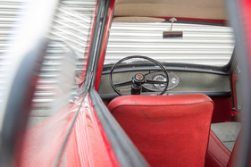 Morris Cooper S 1275 (1967) - durchgängige Ablage für kleine Dinge vorne