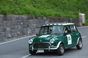 Morris Cooper S (1967) - am Kerenzerberg Revival 2015