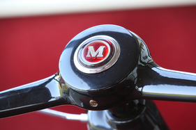 Morris Mini 850 Traveller - Morris-Zeichen im Lenkrad