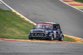 Morris Mini Cooper MK 2 (1969) am Kampf der Zwerge im Rahmen des Youngtimer Festival 2019 in Spa