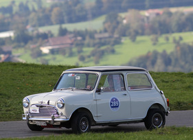 Morris Mini Cooper S (1965) am Michaelskreuzrennen 2011 (Startnummer 289)